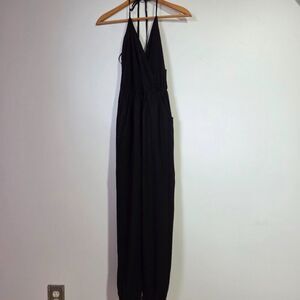 NWT LULUS BLACK HALTER JUMPSUIT SIZE SMALL